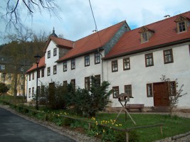 In the building where it "all began" in 1817, visitors can learn about the development of the Keilhau facility. In an authentic atmosphere, visitors can begin to understand what school in the past meant and what the differences are with current schooling techniques. 