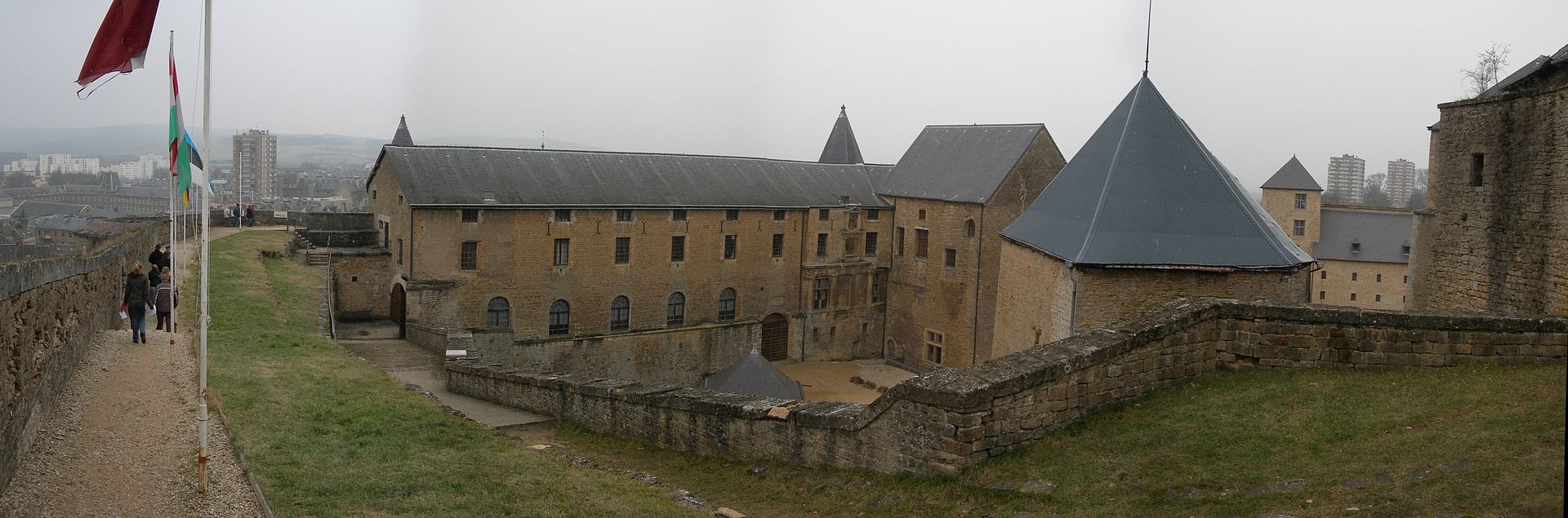 Sedan_Castle_20060212_panorama